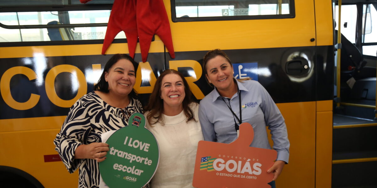 Em Anápolis, Governo de Goiás faz a entrega de 59 novos ônibus escolares