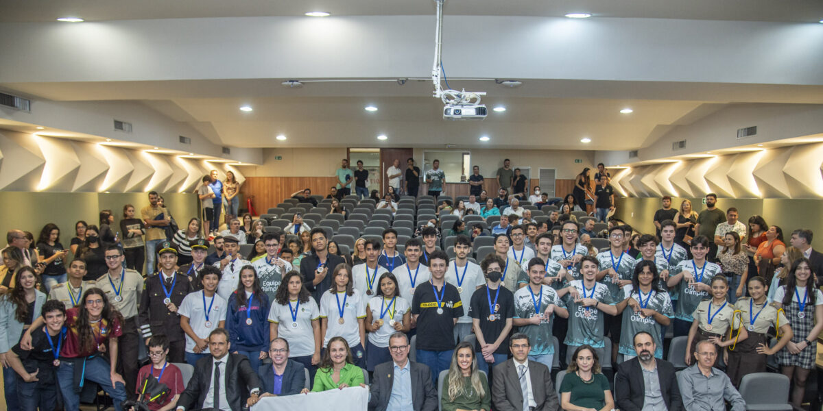 Rede estadual de Goiás tem cinco medalhistas na Olimpíada Brasileira de Física das Escolas Públicas