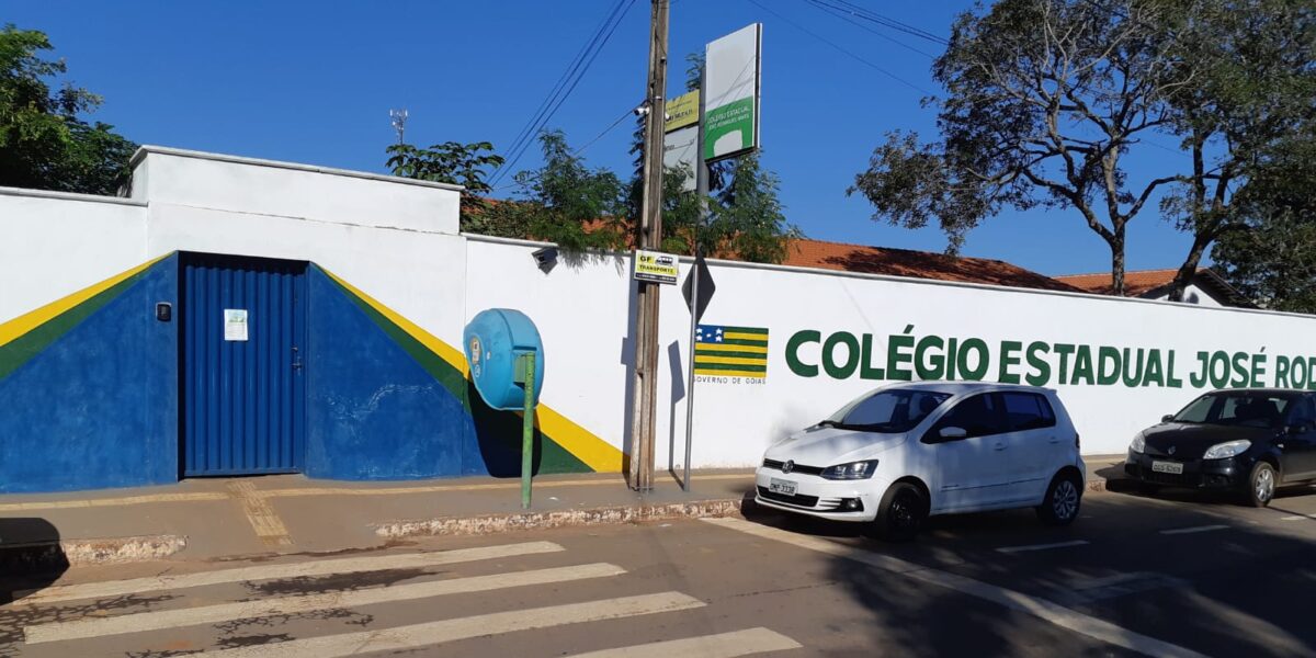 Em Goianira, Governo de Goiás entrega quadra esportiva em colégio estadual e inicia construção de nova escola Padrão Século XXI