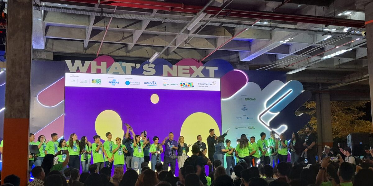 Solução para ensinar programação no transporte público vence o Hackathon Low Code, realizado durante a Campus Party Goiás 2023