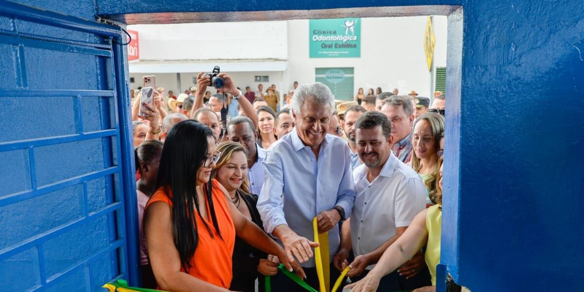 Caiado inaugura escola padrão Século XXI em Teresina de Goiás