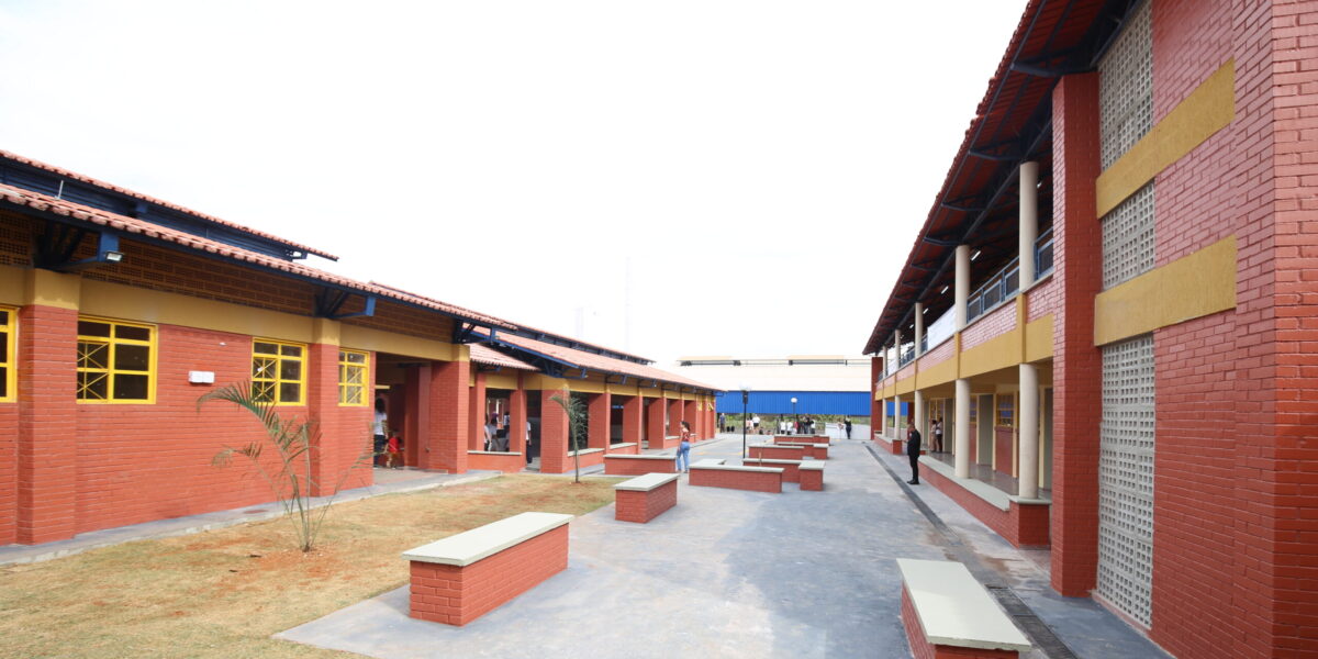 Governo de Goiás inaugura nova escola Padrão Século XXI em Aparecida de Goiânia