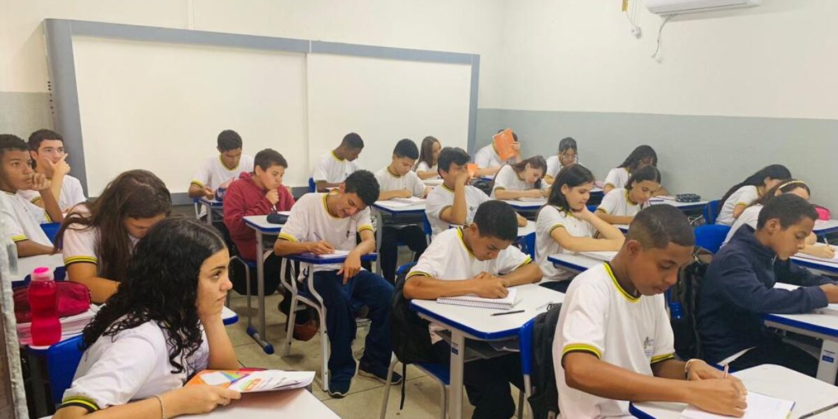Governo de Goiás inaugura reforma de colégio no Jardins do Cerrado 7, em Goiânia