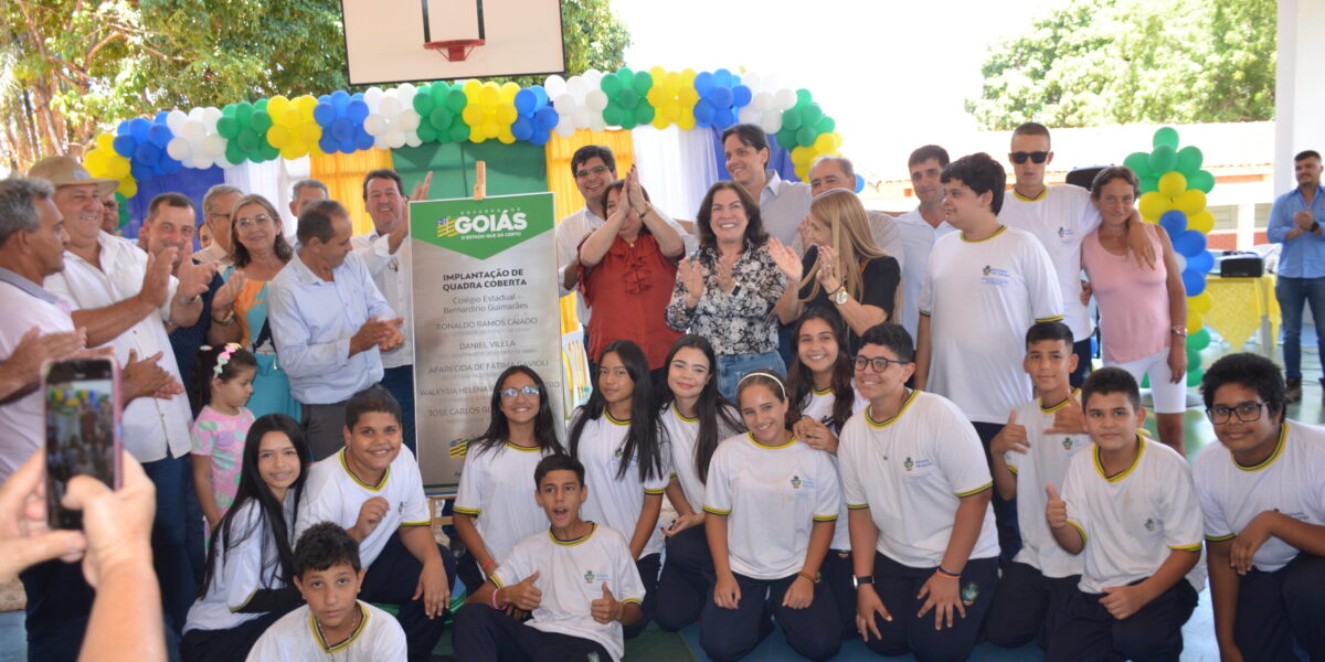 Governo de Goiás inaugura quadra esportiva do Colégio Estadual Bernardino Guimarães, em Água Limpa