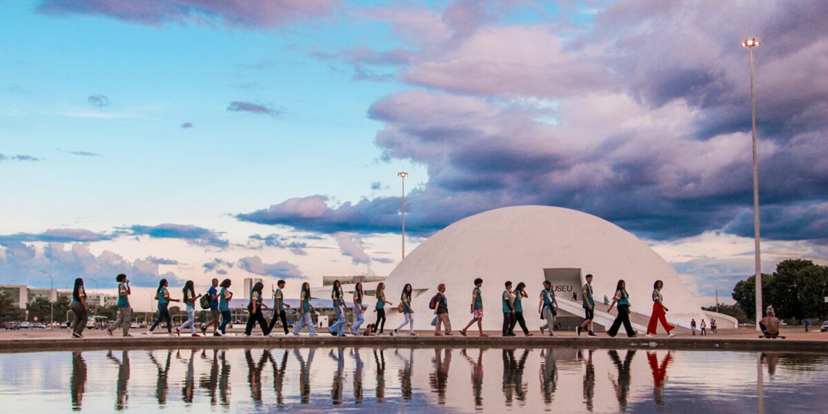 Participantes da Olimpíada de Humanidades realizam turismo pedagógico em Brasília