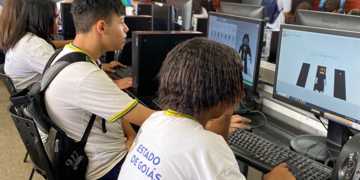 MATBLOX: Estudantes de colégio estadual em Águas Lindas de Goiás criam jogo que envolve Matemática e Programação