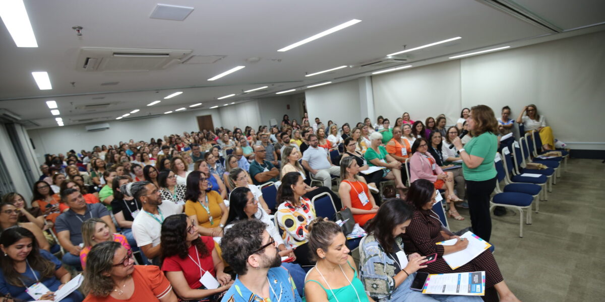 Papel do tutor educacional é tema de imersão formativa, realizada em Goiânia