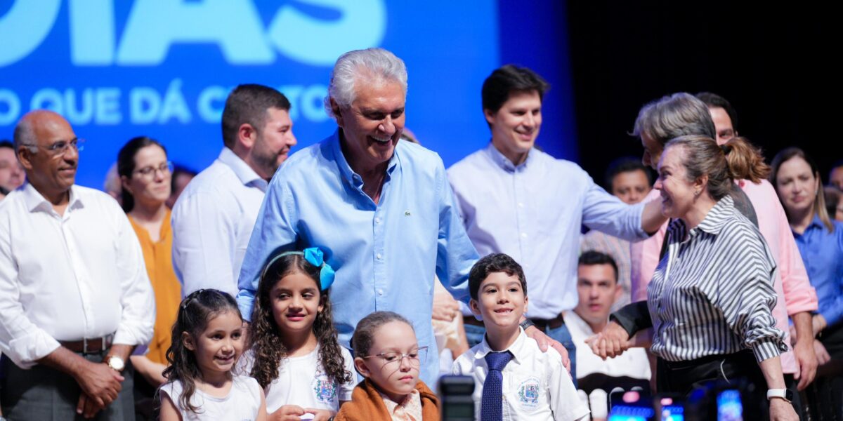 Caiado entrega premiação a escolas vencedoras do Prêmio Leia 2024