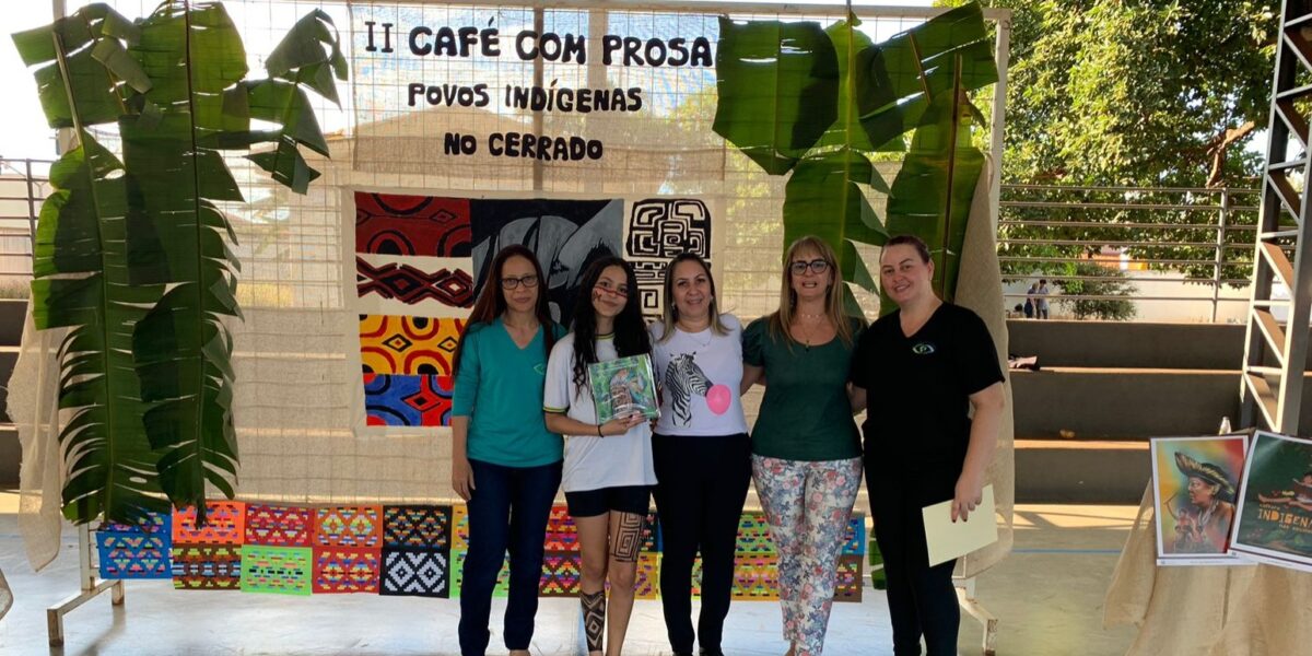 Estudantes da Rede Estadual de Educação em Itumbiara lançam livros produzidos em sala de aula