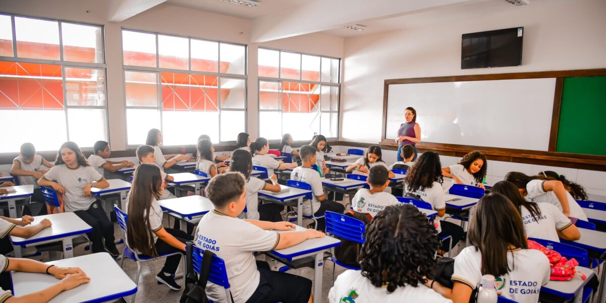 Governo de Goiás nomeia 312 professores para a rede pública estadual