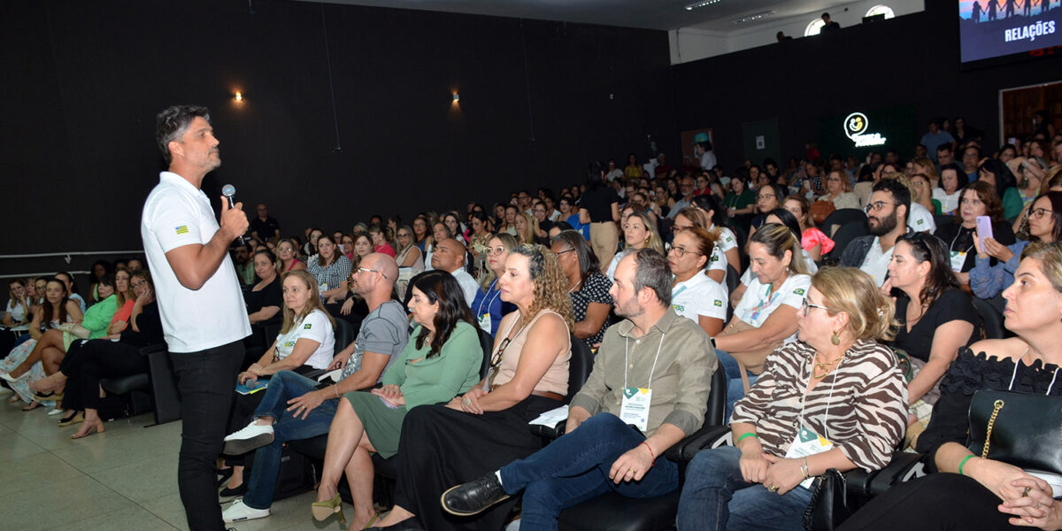 Programa Ouvir e Acolher, voltado às habilidades e questões socioemocionais, apresenta bons resultados nas escolas estaduais de Goiás