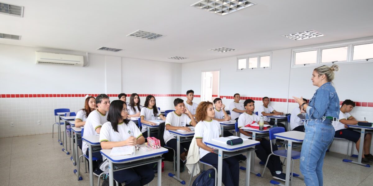 Governo de Goiás concede progressão para mais de 7 mil profissionais da Educação estadual