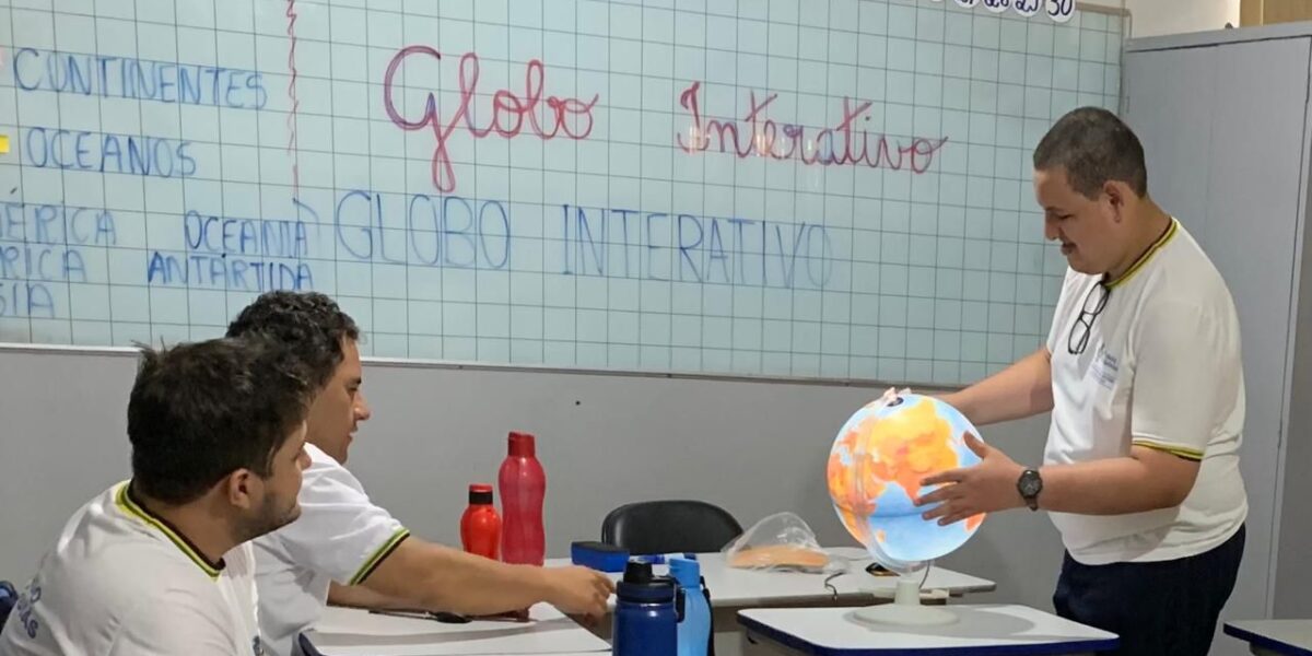 Secretaria da Educação implementa nas salas de aula Globo Terrestre Interativo e Caneta Inteligente