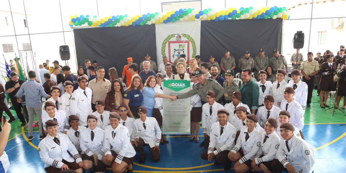 Em Valparaíso, Governo de Goiás inaugura quadra esportiva coberta do CEPMG Fernando Pessoa e anuncia investimentos de mais de R$ 11 milhões