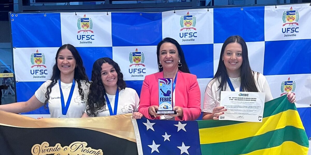 Estudantes da Rede Estadual conquistam 2º lugar na FEBIC 2025 com projeto de leitura inclusiva.