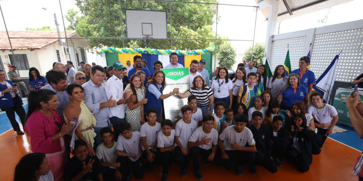 Escolas estaduais em São Miguel do Araguaia ganham quadra coberta