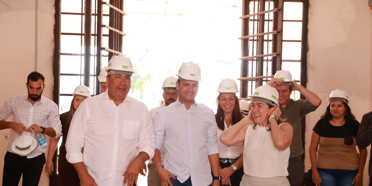 Secretária Fátima Gavioli e deputados estaduais realizam visita técnica às obras do CEPI Bilíngue Lyceu de Goiânia