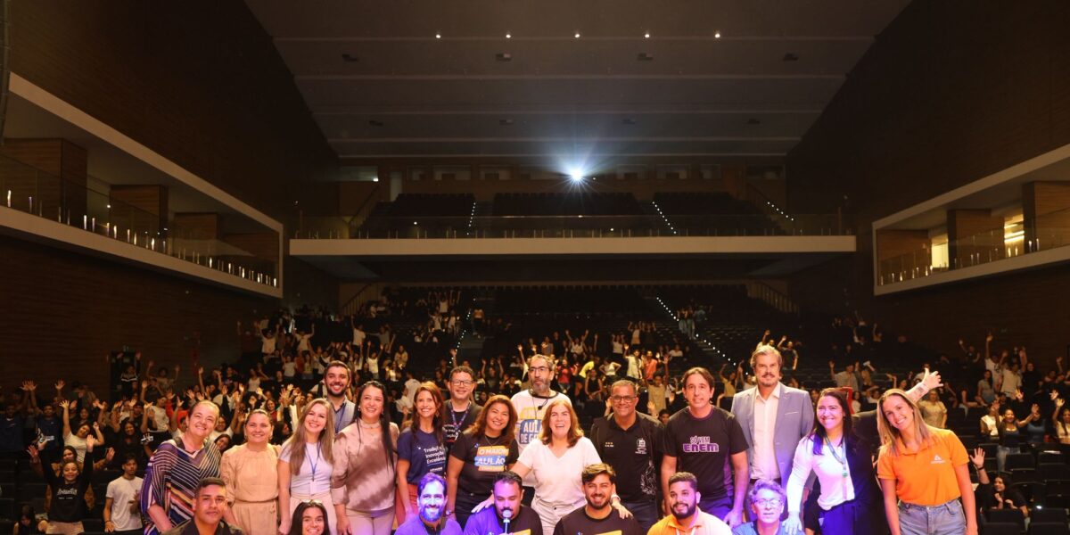 Secretária da Educação, Fátima Gavioli, marca presença no encerramento da 10ª edição do “Maior Aulão do Enem Goiás”