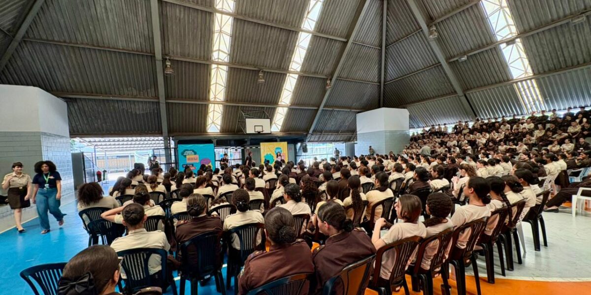 ‘Na Real’ mobilizam estudantes da rede estadual  em ação de prevenção ao consumo de álcool