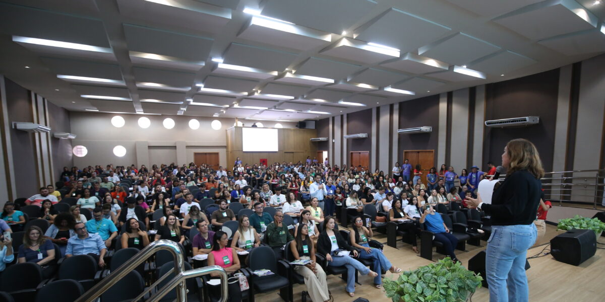 Secretaria da Educação de Goiás recebe para formação, em Goiânia, mais de 300 novos professores da rede estadual