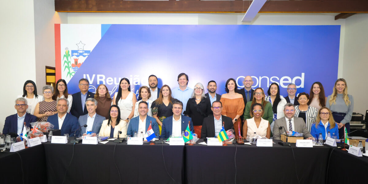 Secretária de Educação de Goiás, Fátima Gavioli, participa da IV Reunião do Consed, em Maceió  