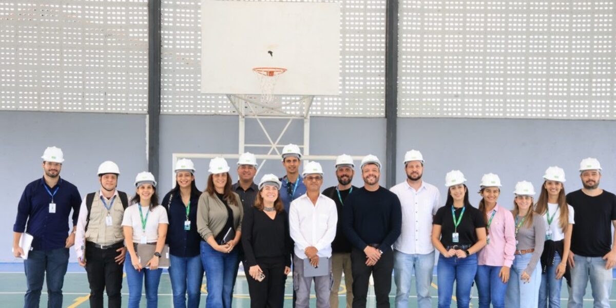 Seduc e TCE/GO fazem vistoria em construção de colégio Padrão Século 21, em Hidrolândia