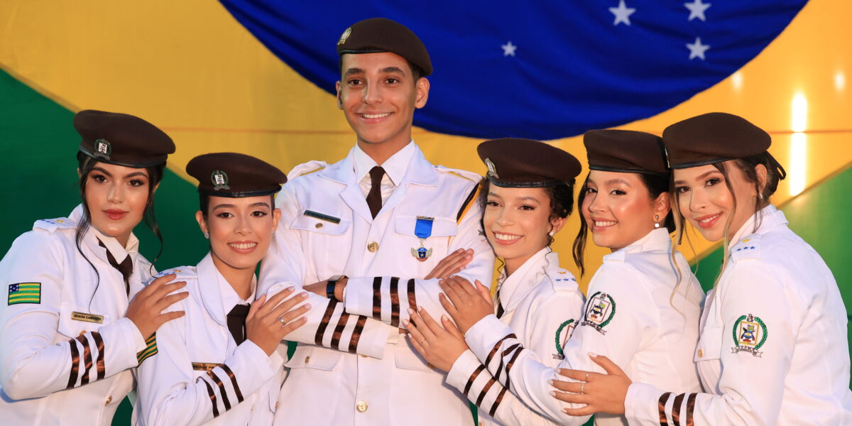 Seduc/GO celebra a formatura de estudantes do CEPMG Comendador Christóvam de Oliveira, de Pirenópolis