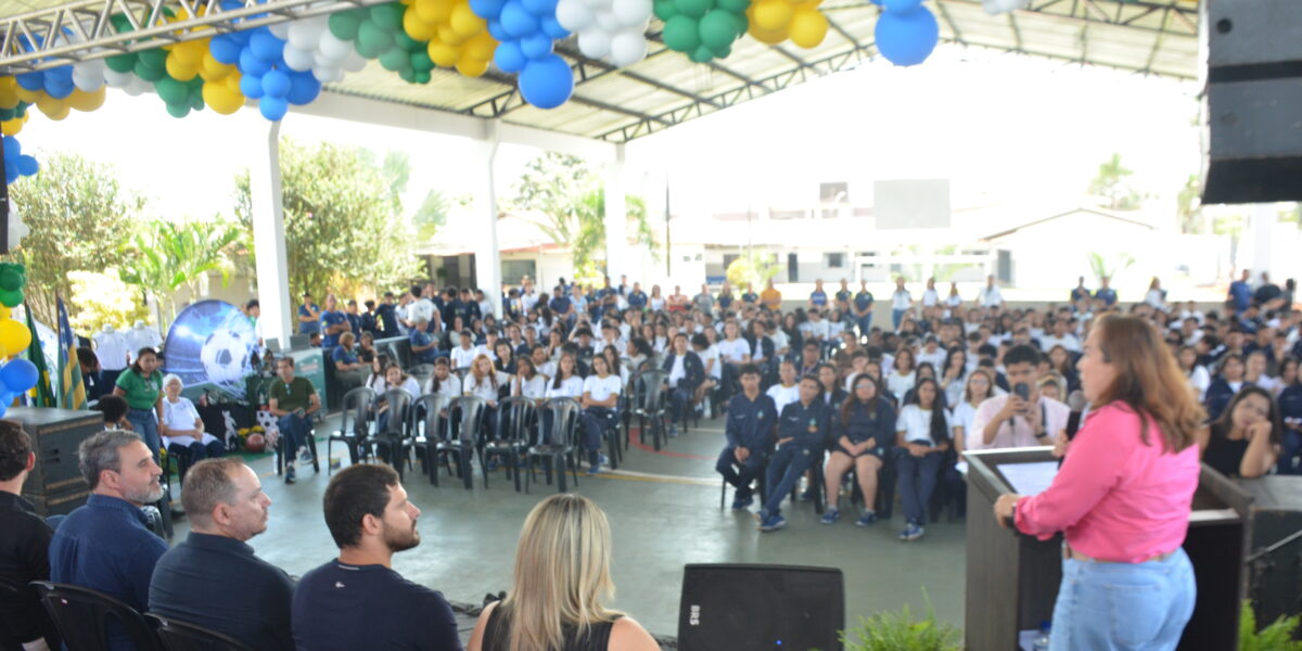 Colégio Estadual Padre Alexandre de Morais é entregue reformado e ampliado, em Santo Antônio de Goiás