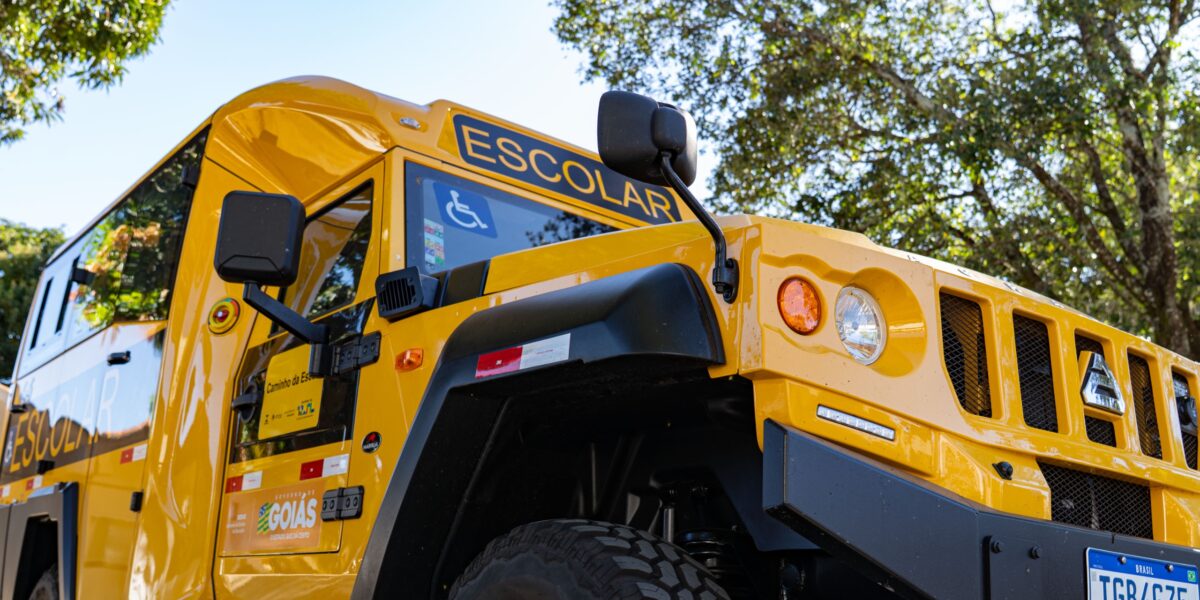 Entrega de Marruá fortalece transporte escolar e amplia acesso de estudantes em Cavalcante