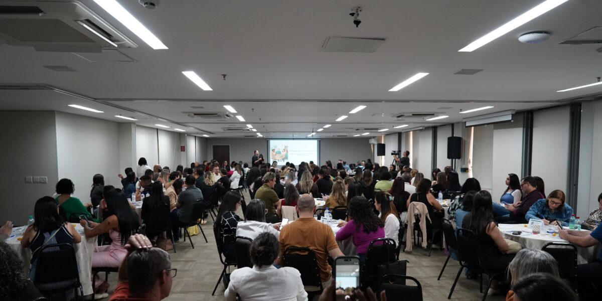 Educação de Goiás reúne 187 Tutores em formação voltada ao uso de evidências para a qualificação da prática pedagógica