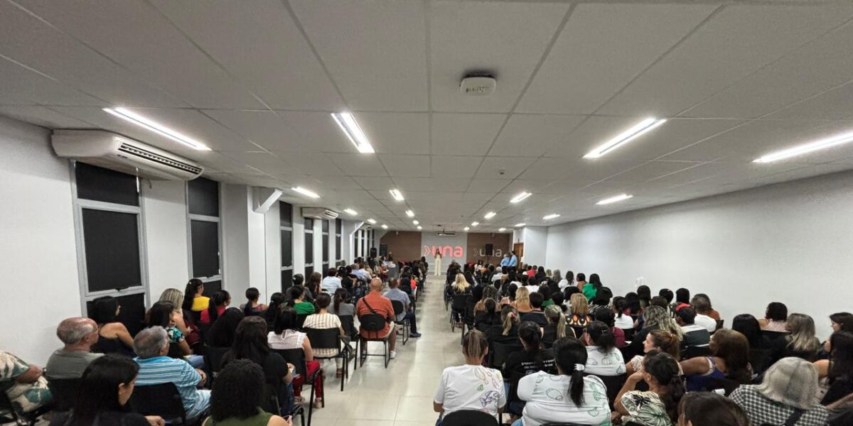 Equipes administrativas e operacionais participam de formação promovida pela regional de Educação de Itumbiara