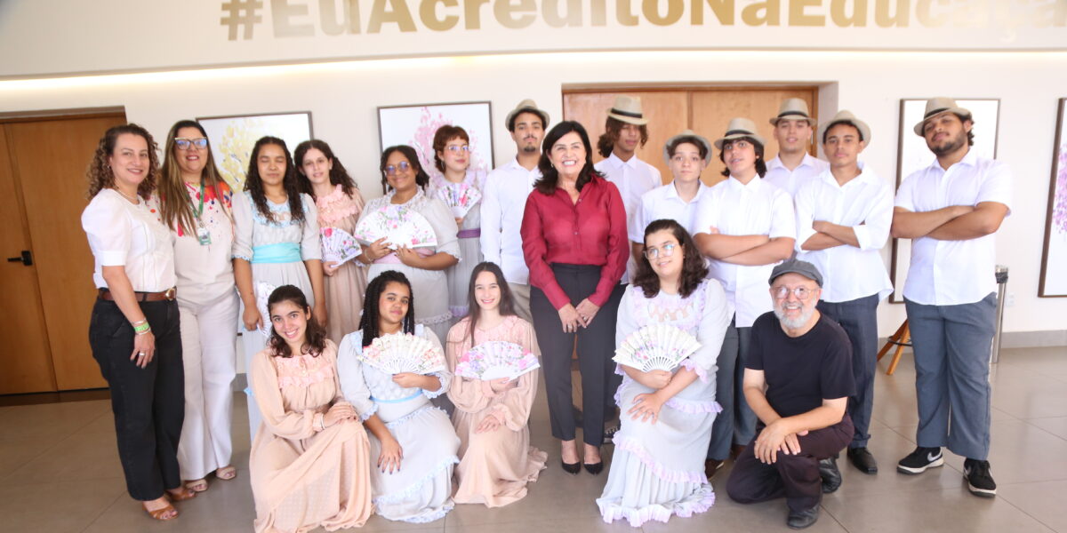 Segundo dia do XVI Seminário de Ensino de Arte oferece oficinas práticas para professores da rede pública estadual
