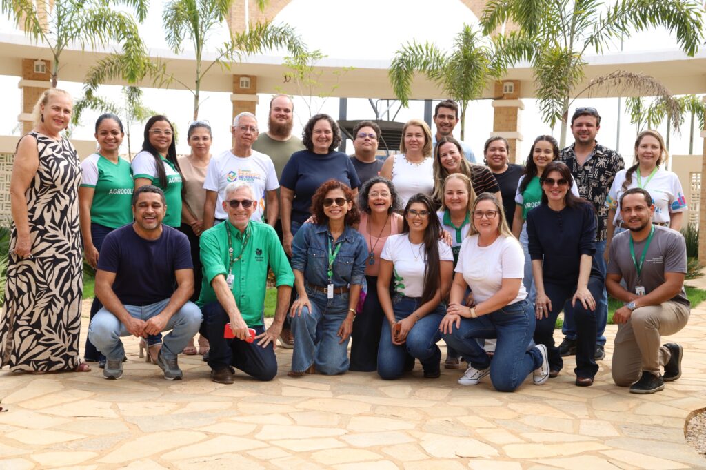 Equipe da Seduc/GO se reuniu com a coordenação pedagógica do Agrocolégio para discutir nova matriz para 2027. (Foto: Davi Galvão/Seduc)