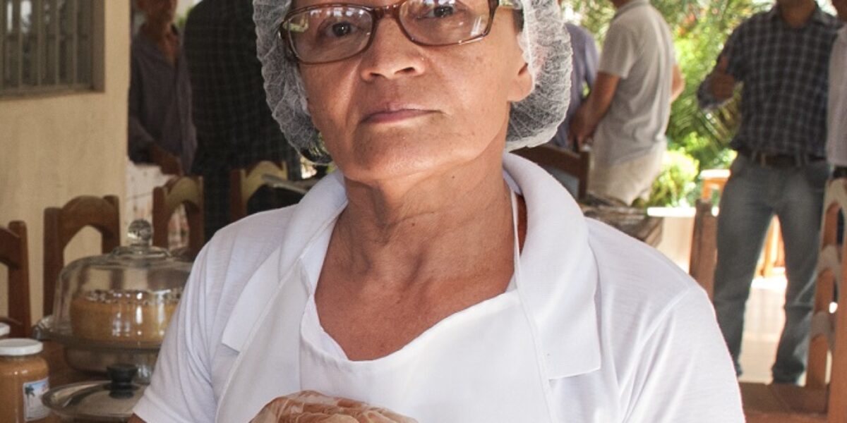 Produtora assistida pela Emater se torna referência na produção com guariroba em Goiás