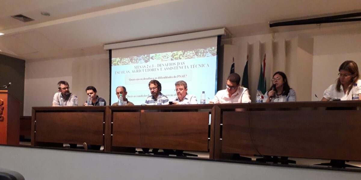 Emater participa de seminário na UFG para discutir a importância do PNAE