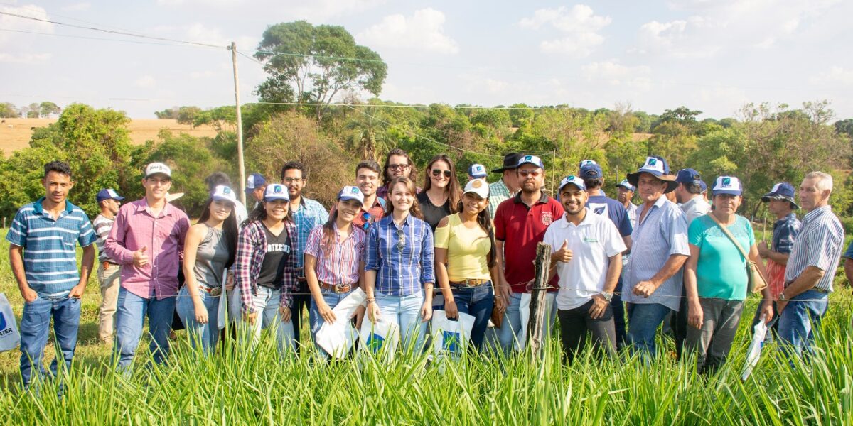 Dia de Campo mostra evolução na produção de leite em propriedade assistida pela Emater