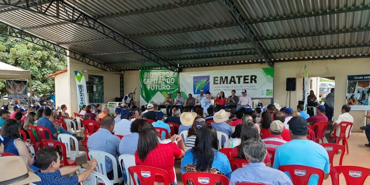 Emater apresenta serviços da entidade para pequenos produtores durante 1º Encontro da Agricultura Familiar de Rio Verde