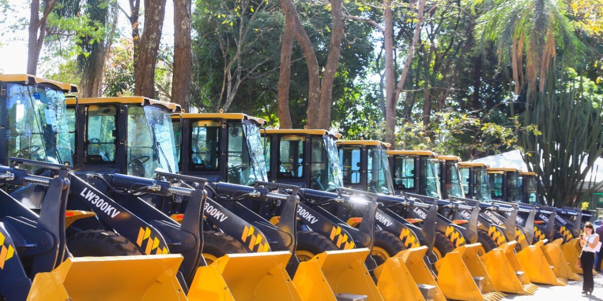 Com Mecaniza Campo, Governo de Goiás entrega 740 máquinas aos municípios e possibilita melhorias em infraestrutura rural