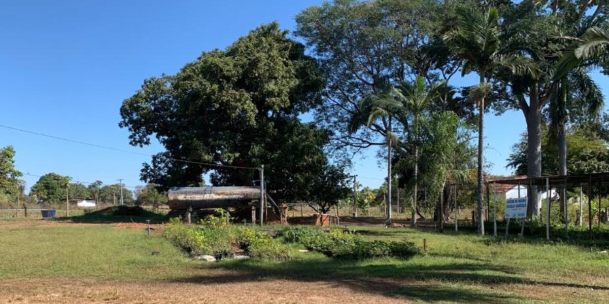 Emater e Prefeitura de Jussara restauram área de produção agrícola em escola