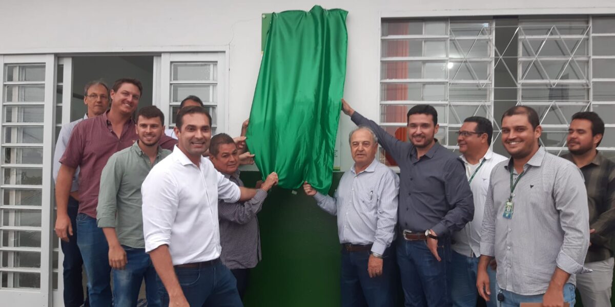 Emater e Agrodefesa entregam reforma de prédio conjunto em Morrinhos