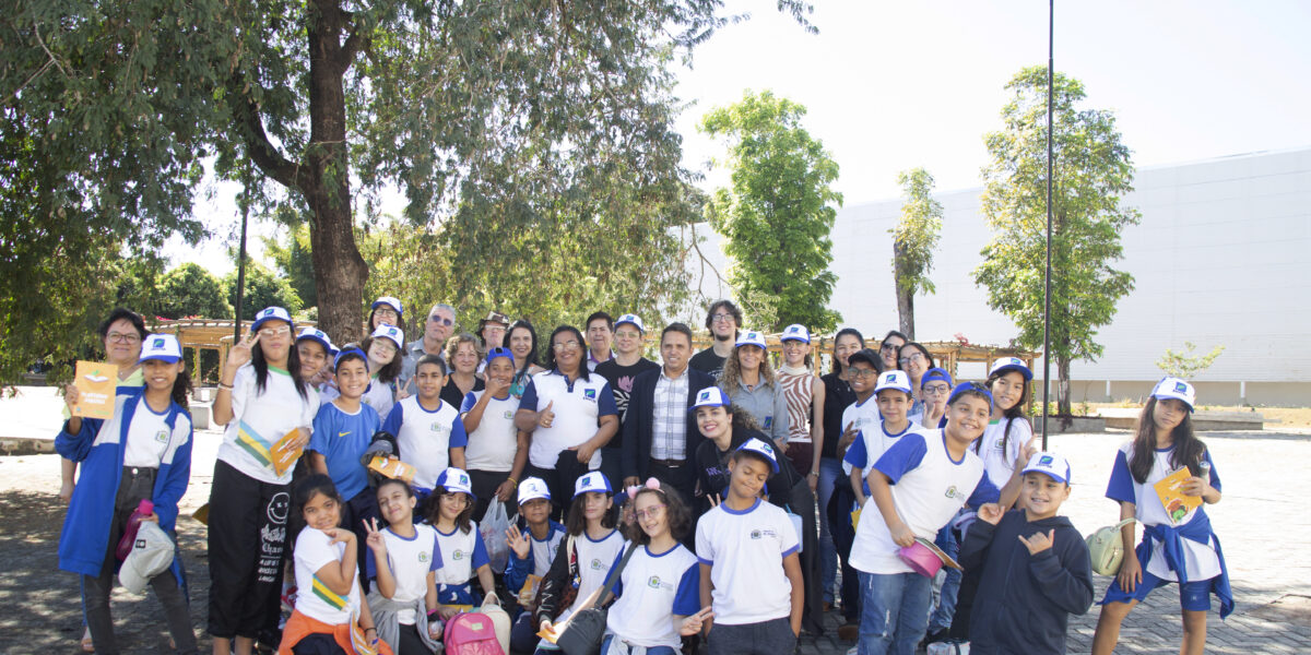 Alunos da rede pública de Goiânia visitam sede da Emater