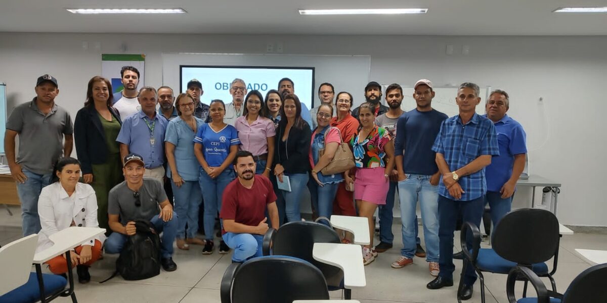 Emater realiza minicurso de produção de hortaliças para servidores da Seduc