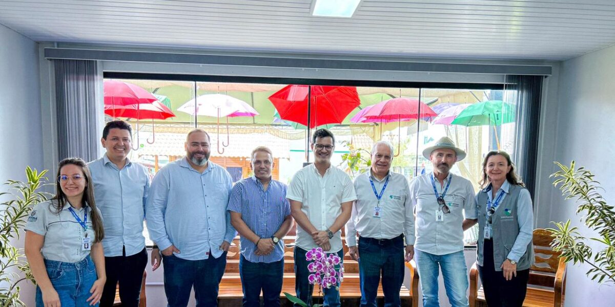 Comitiva da Emater participa do 36ª Show Rural em Cascavel-PR