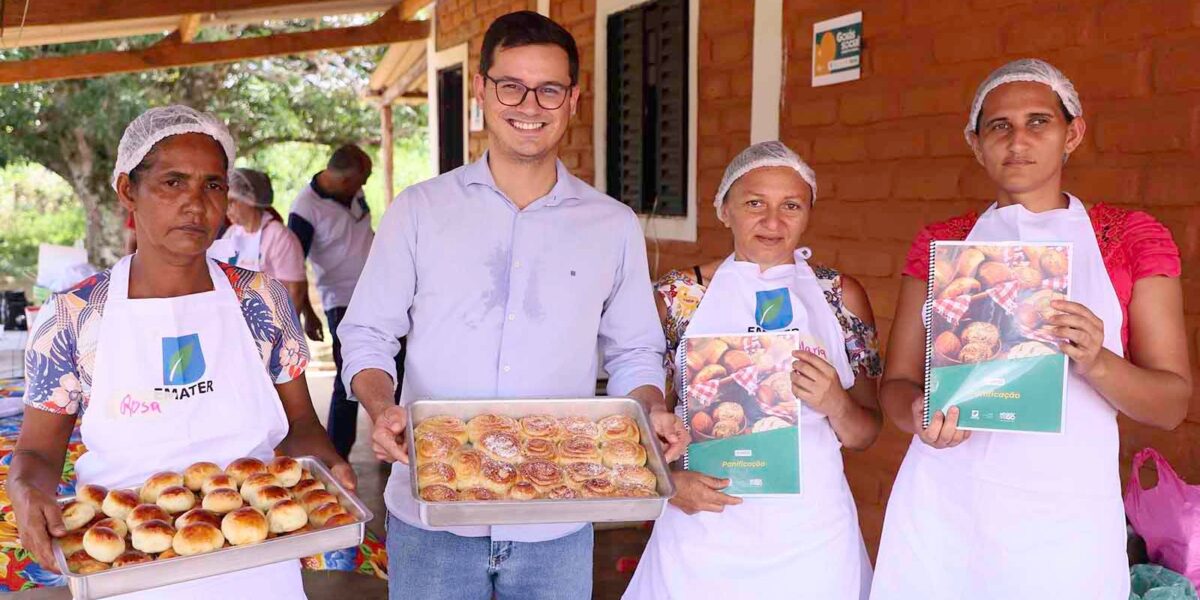 Presidente da Emater visita cursos do Agro é Social na zona rural de Cavalcante