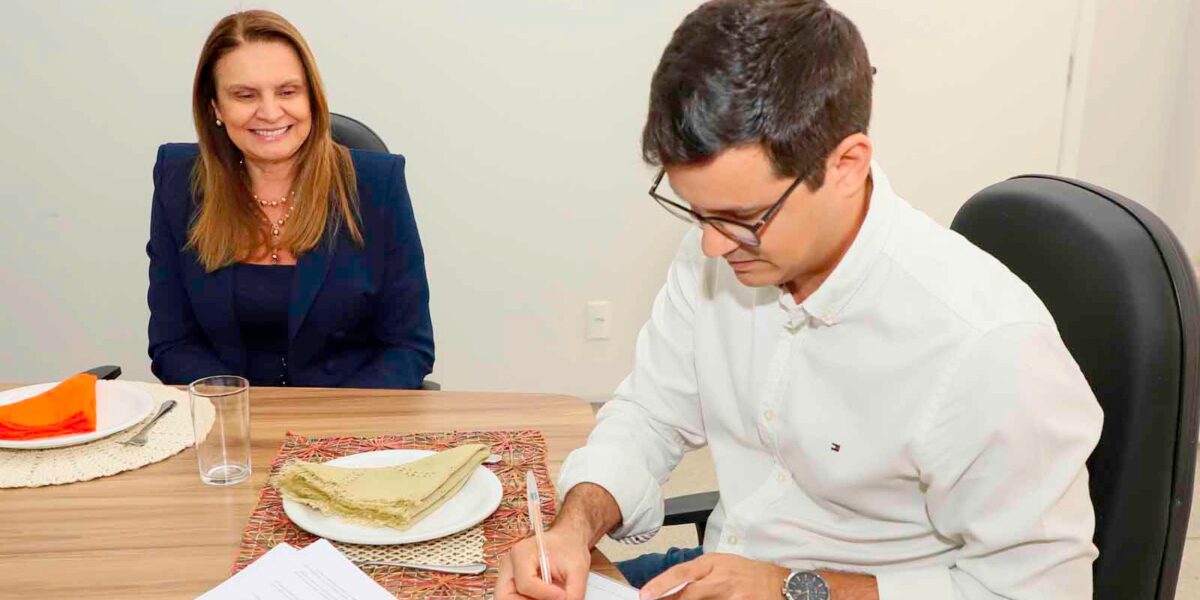 Emater Goiás e OVG assinam termo de doação da safra 2024 de pequi