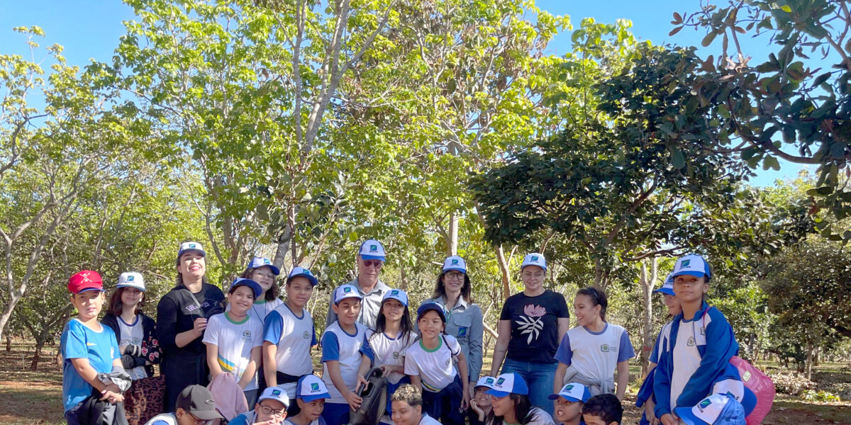 Emater Goiás e SME renovam termo de cooperação para execução do projeto Plantando Saberes