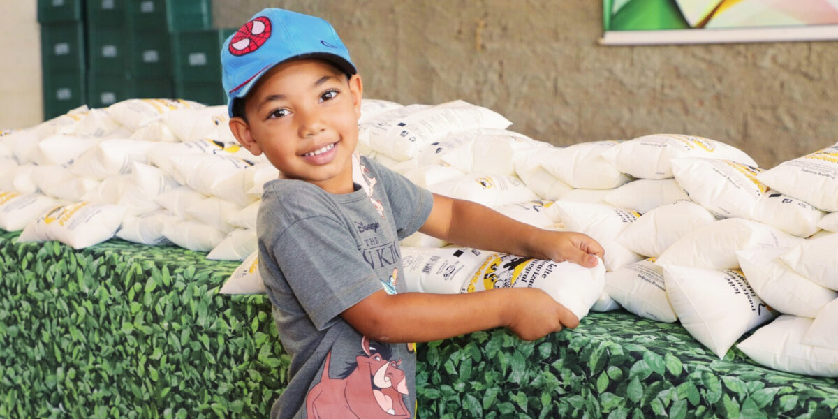 Governo de Goiás já distribuiu 16,9 mil litros de leite por meio do PAA Leite