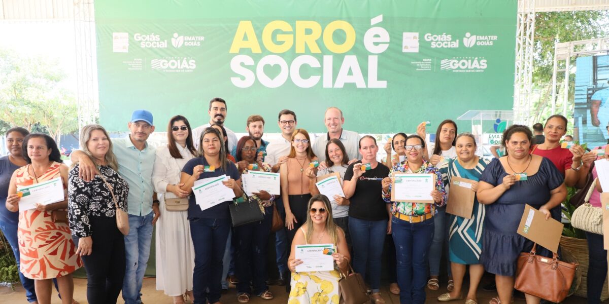 Emater Goiás entrega R$ 2,6 milhões em cartões do Crédito Social em Quirinópolis