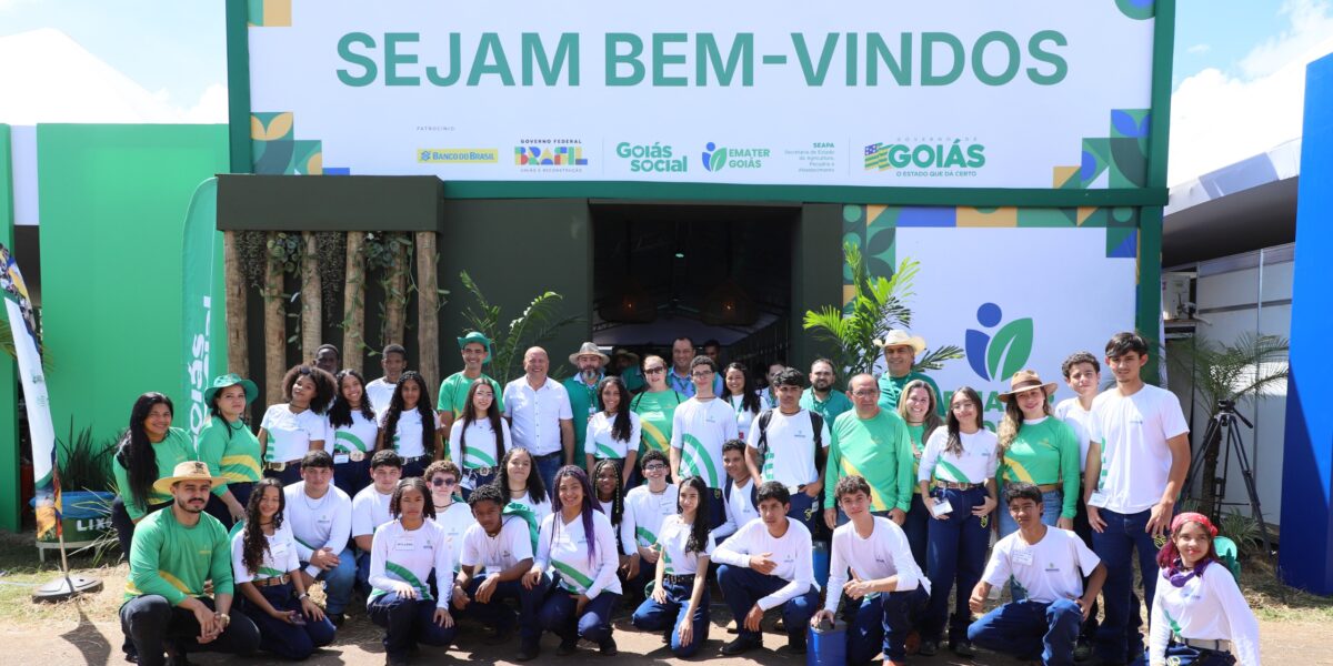 Alunos do Agrocolégio Maguito Vilela vivenciam tendências do agro em visita à 22ª Tecnoshow
