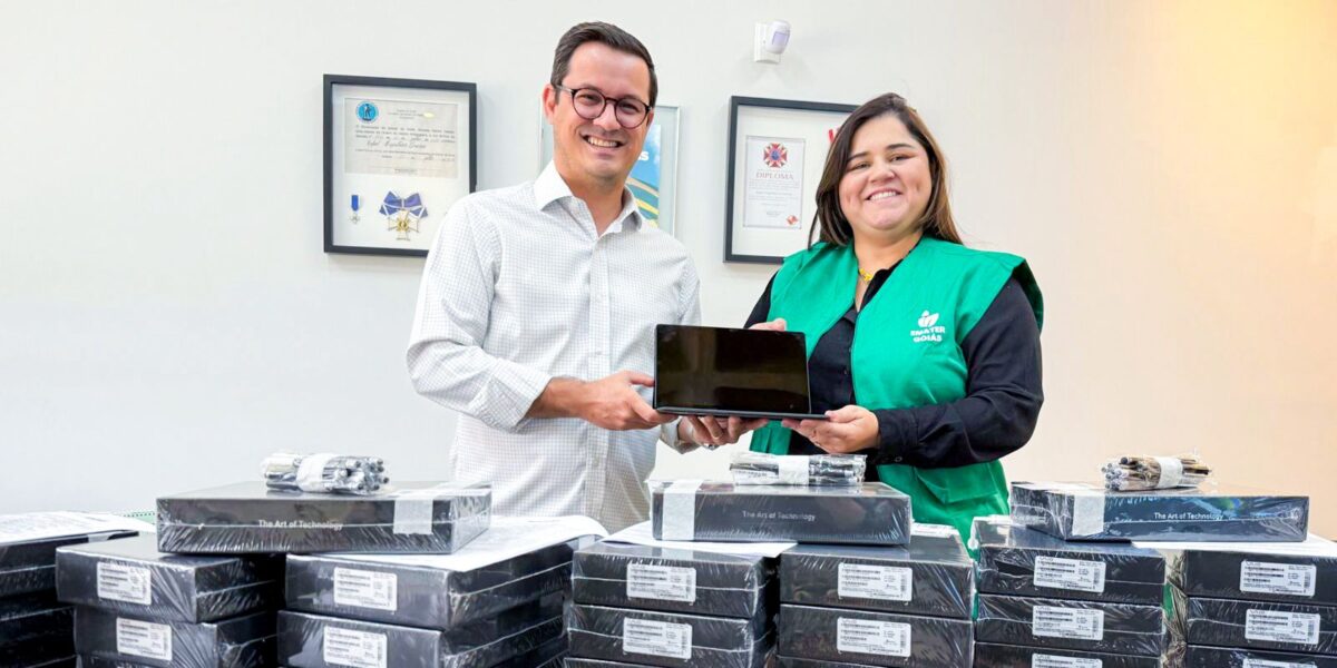 Emater Goiás moderniza atendimento com entrega de tablets a técnicos de campo